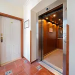 Cozy - Elevator - Self Check-in - Center Apartman *