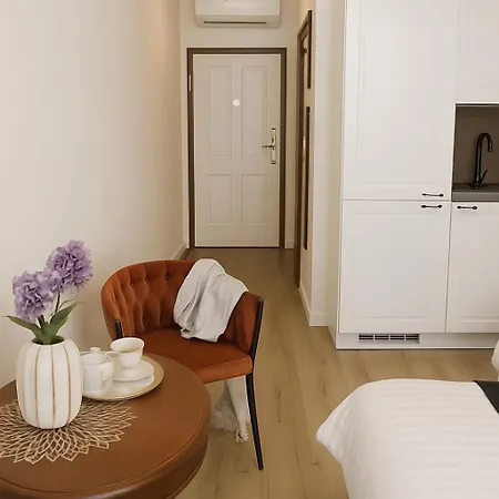 Cozy - Elevator - Self Check-in - Center Apartmán